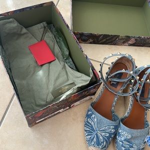 Valentino rockstar embroidered denim blue espadrilles wedges size 39( 8.5 USA)